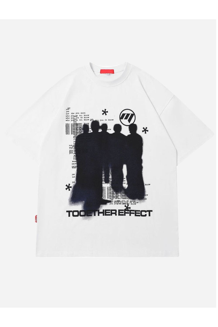 T-SHIRT MIT GRUPPENAUFDRUCK