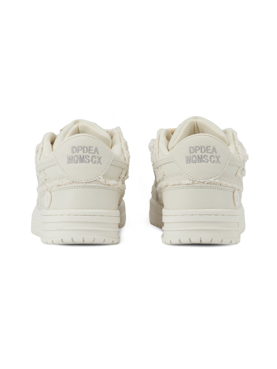 LÄSSIGE WEISSE SNEAKERS