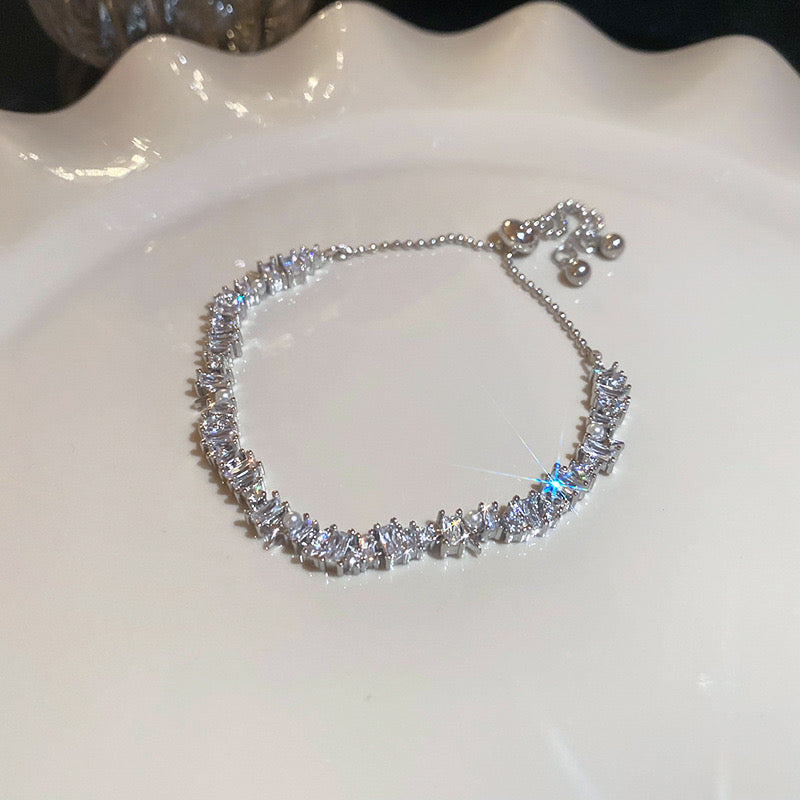 Crystal Horizon – Ice Glow Bracelet