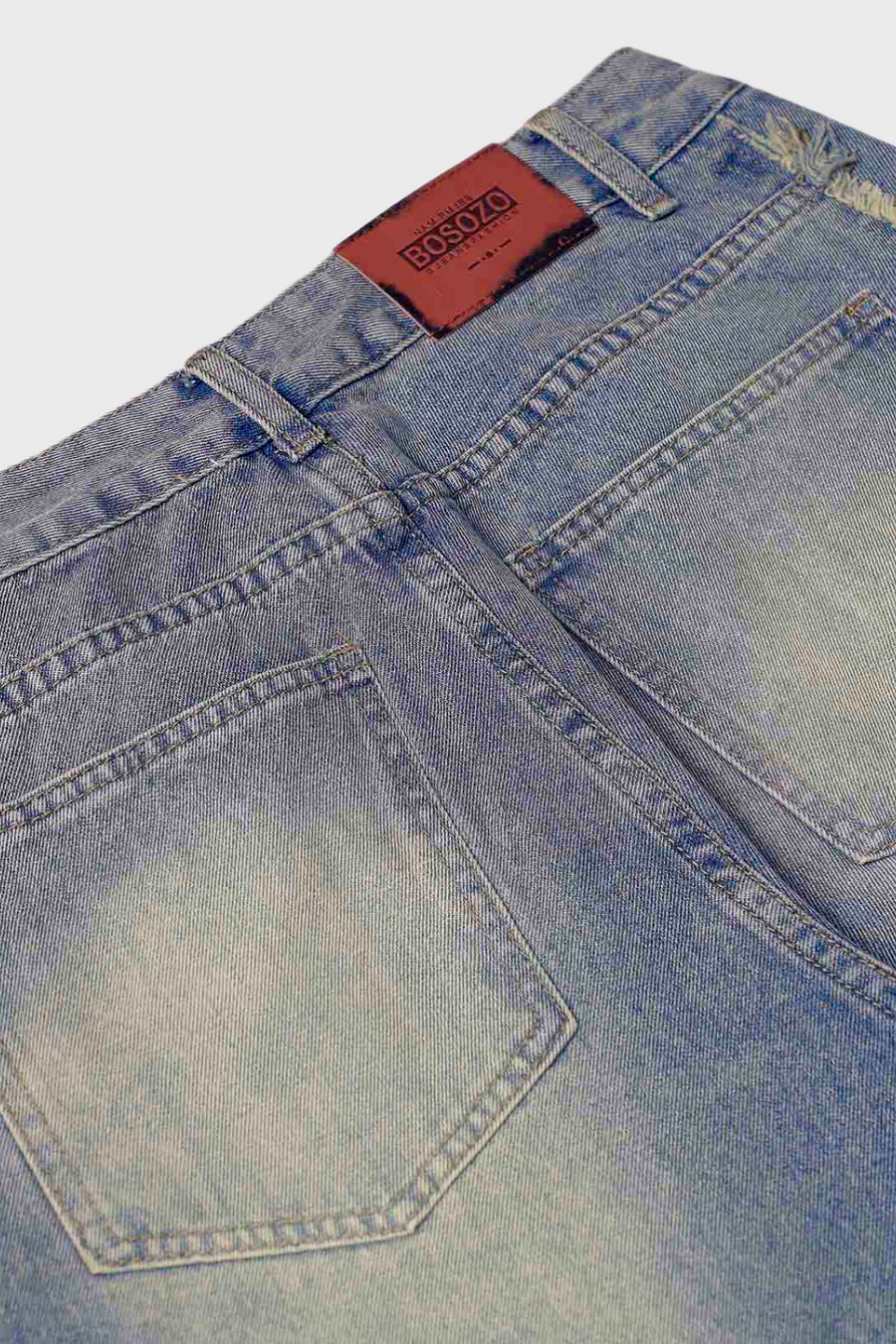GEWASCHENE, ABGENUTZTE BAGGY-JEANS MIT ROHEM SAUM