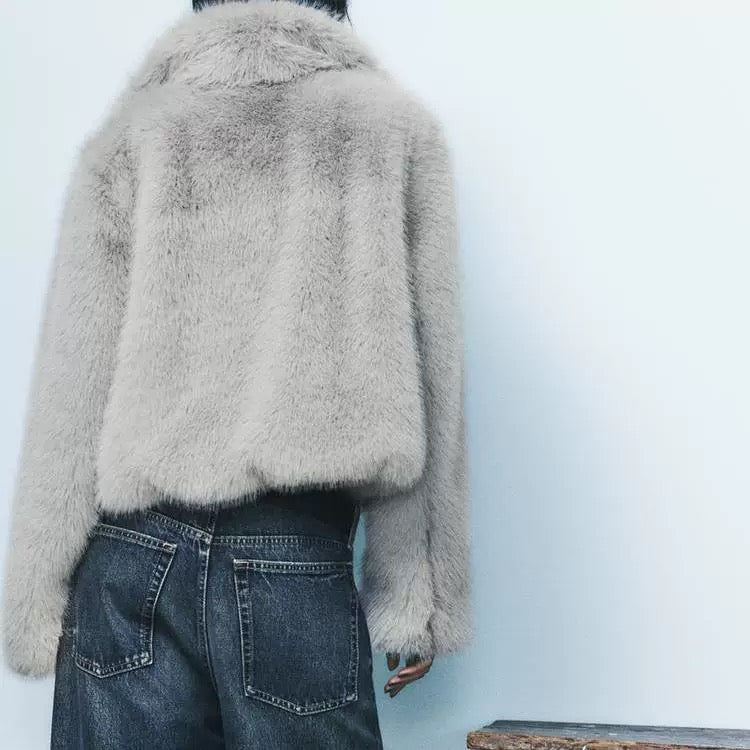 Kurzjacke aus weichem Kunstfell