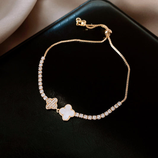 Ivory Duo – Elegant Clover Shine