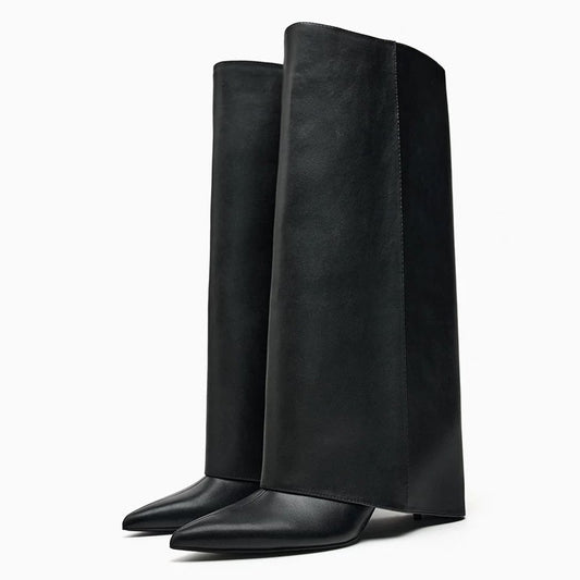 Design-Stiefel mit modernem Oversized-Look