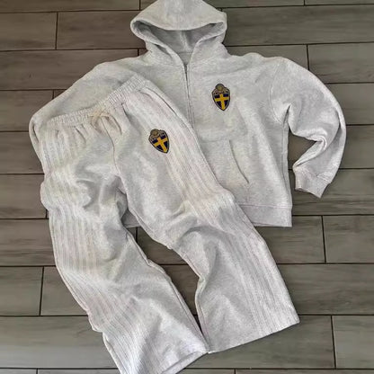 Stylischer Schweden-Tracksuit