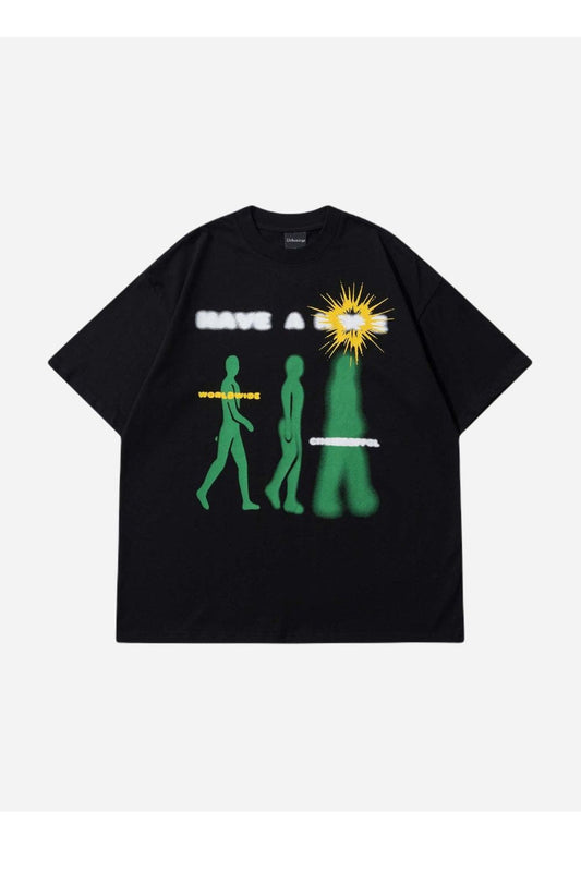 T-SHIRT MIT GRÜNEM DRUCK