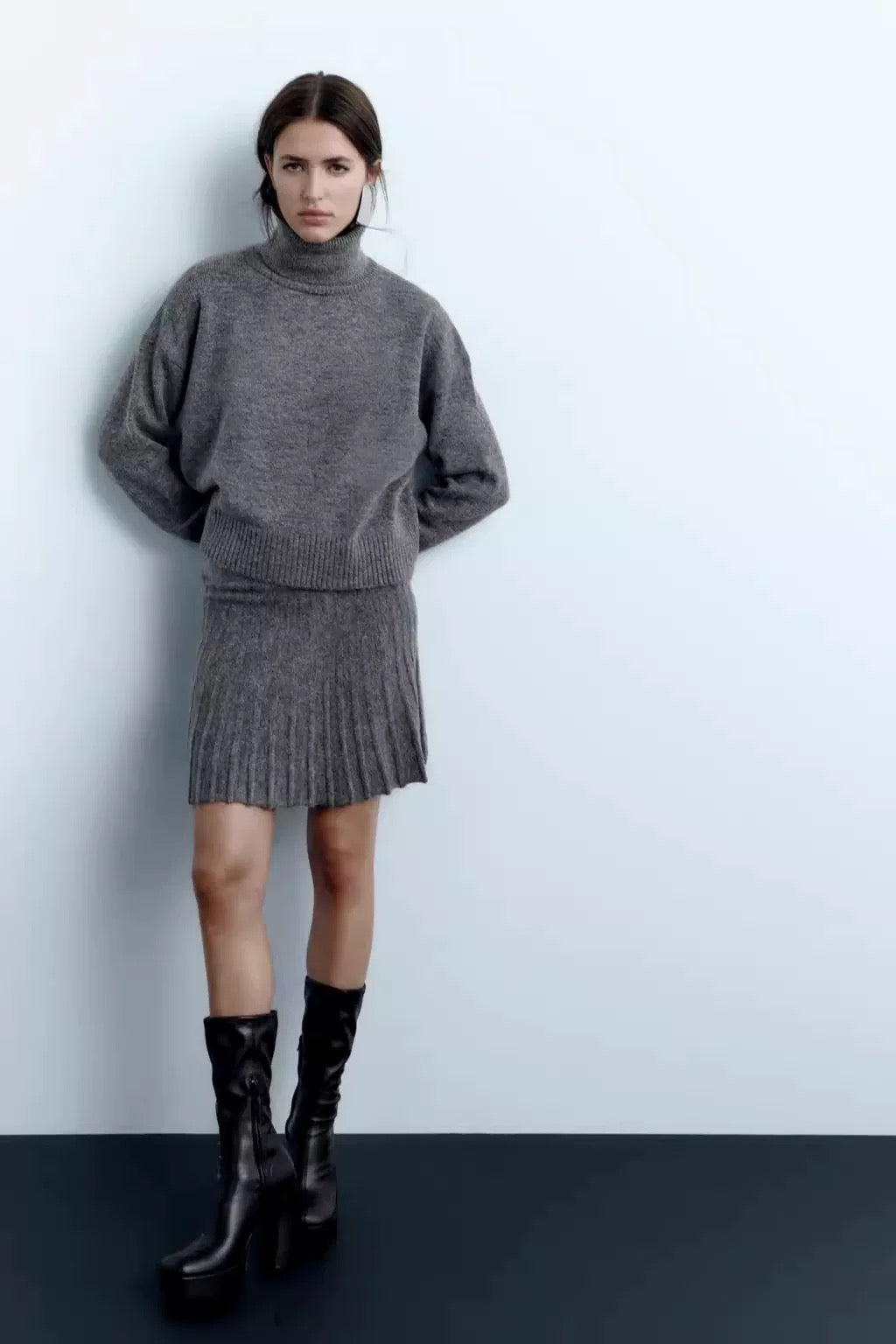 Oversize-Pullover mit Plissee-Rock