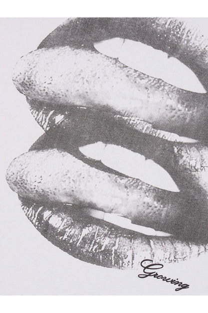 T-SHIRT MIT LIPPENPRINT