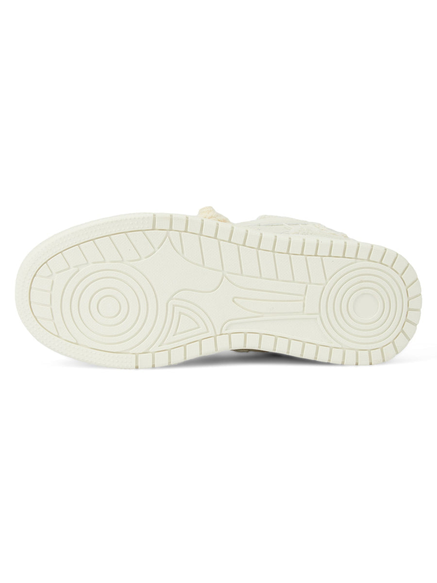 LÄSSIGE WEISSE SNEAKERS