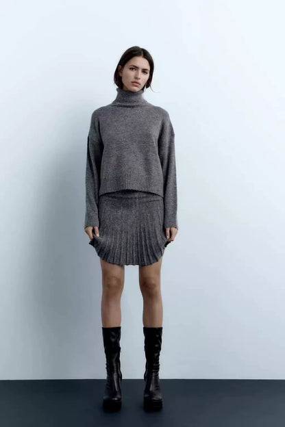 Oversize-Pullover mit Plissee-Rock