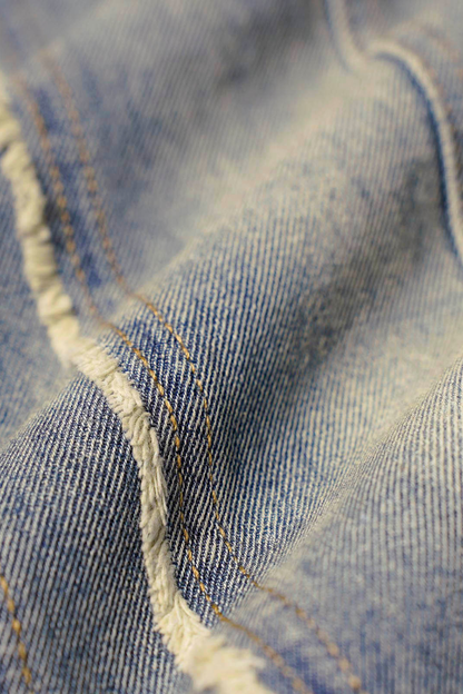 GEWASCHENE, ABGENUTZTE BAGGY-JEANS MIT ROHEM SAUM