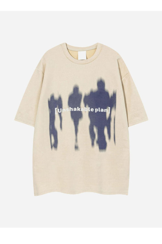 T-SHIRT MIT UNERSCHÜTTERLICHEM
PLAN-DRUCK