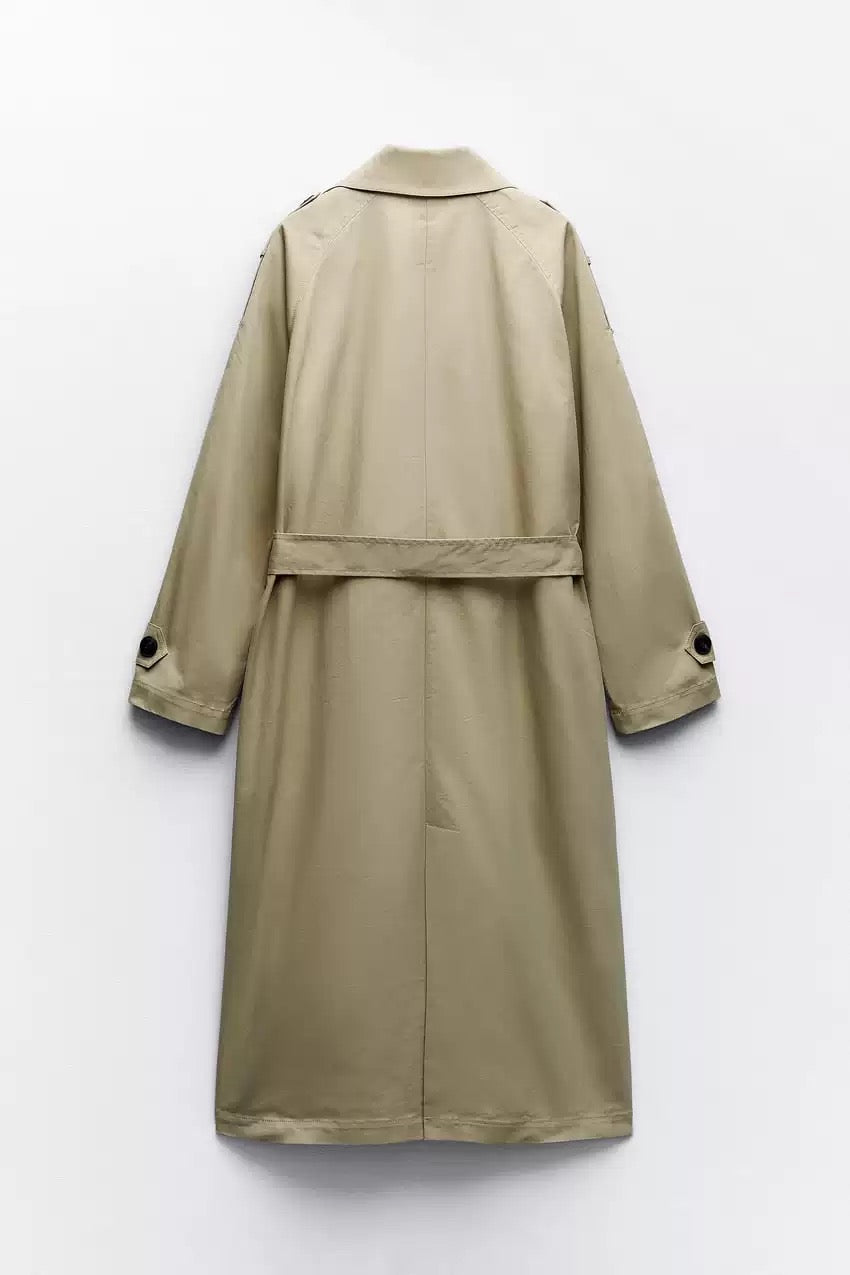 Zeitloser Trenchcoat in Beige mit Gürtel