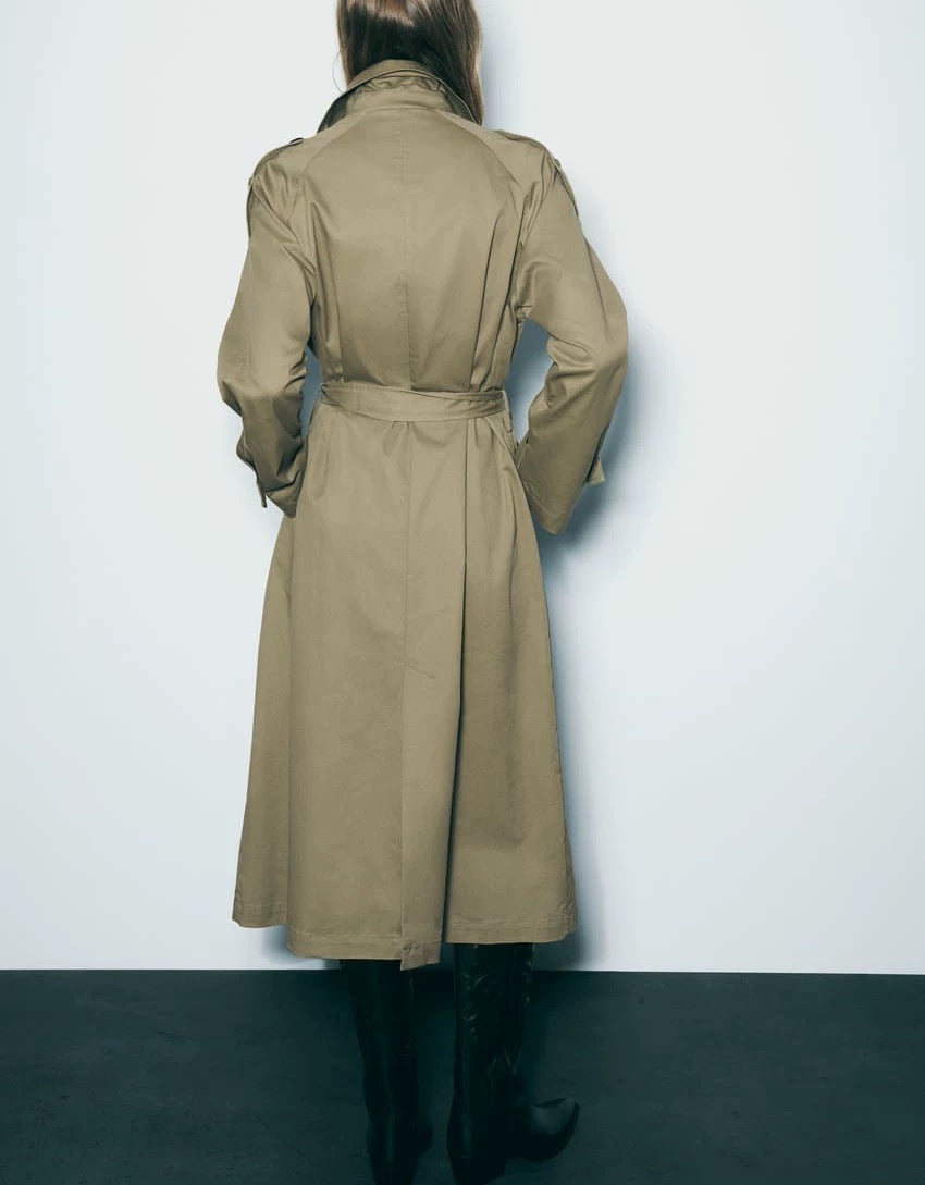 Zeitloser Trenchcoat in Beige mit Gürtel