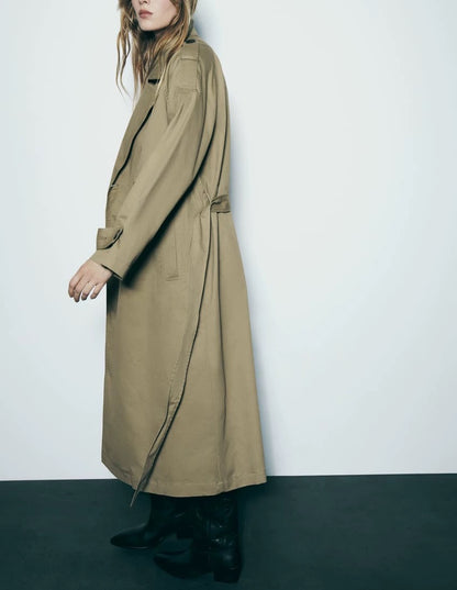 Zeitloser Trenchcoat in Beige mit Gürtel